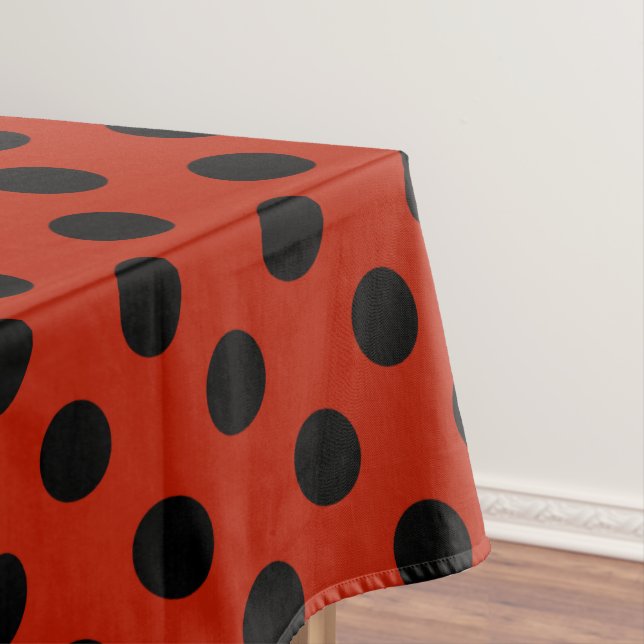 Schwarze Polka Punkte auf rot Tischdecke (Beispiel)