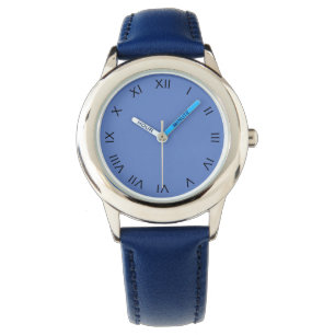 Schwarze römische Zahlen auf blauem Fleck Armbanduhr