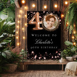 Schwarze Rose Gold 40. Foto Geburtstagsparty Begrü Poster<br><div class="desc">Ein Begrüßungspposter für ein 40. Party. Schwarzer Hintergrund und Rose goldfarbene Sterne. Personalisieren und fügen Sie einen Namen und ein Foto hinzu.</div>