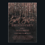 Schwarze Rose Gold Glitzer Perlmarmor Süß 16 Einladung<br><div class="desc">Diese glamouröse und luxuriöse 16 . Geburtstag Geburtstagsfeier ist das perfekte Design für die besondere Veranstaltung Ihres jungen Teenagers. Es ist mit einem Imitat funkelnd Rose Gold Glitzer Randvorhang mit Imitaten Glitzer Typografie auf einem eleganten schwarzen Perlmarmor Hintergrund. Es ist ein elegantes, elegantes, trendiges und modernes Bing-Design mit einem Hollywood-Ambiente!...</div>
