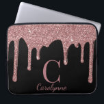 Schwarze Rose Gold Sparkle Glitzer Tropfen Monogra Laptopschutzhülle<br><div class="desc">Girly Rose Gold Sparkle Glitzer Tropfen Monogram Laptop-Ärmel mit unseren trendigen Imitate Glitzer Tropfen in Rosa/Rose rot auf einem schicken schwarzen Hintergrund. Designed by Cedar and String. Um weiter zu personalisieren, klicken Sie bitte auf den Link "Weiter anpassen" und verwenden Sie das Design-Tool, um das Design zu ändern. Wenn Sie...</div>