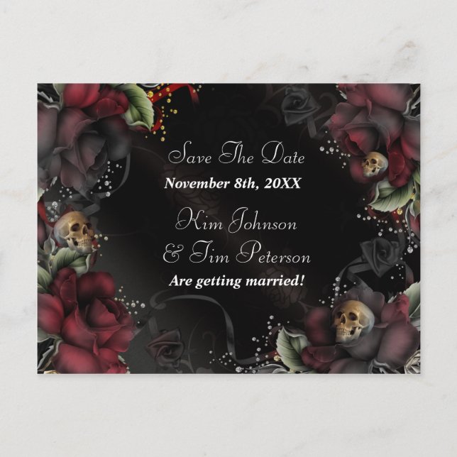 Schwarze Rose + Skulls Gotische Hochzeitskarte Ankündigungspostkarte (Vorderseite)