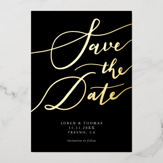 Schwarze Save the Date Kalligrafie Folieneinladung (Vorderseite)
