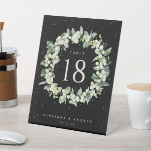 Schwarze Schneebeeren + Eukalyptus Hochzeitstisch  Sockelschild