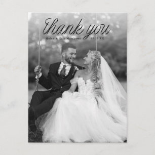 Schwarze Schriftzug-Hochzeit-Foto mit Band Minimal Postkarte