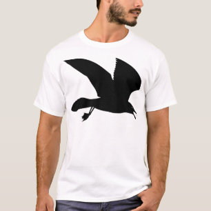 Schwarze Seemöwe, die durch die Luft ansteigt T-Shirt