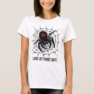 Schwarze Spinne im Web T-Shirt
