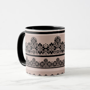 Schwarze Spitze, Lochmuster, brauner Hintergrund, Tasse