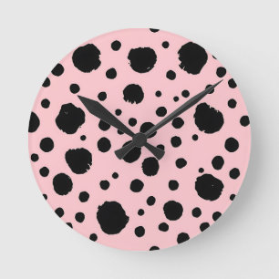 Schwarze Tintenflecken rosa Polka-Punkt-Muster Runde Wanduhr