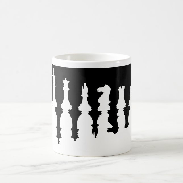 Schwarze u. weiße Schach-Stücke Kaffeetasse (Mittel)