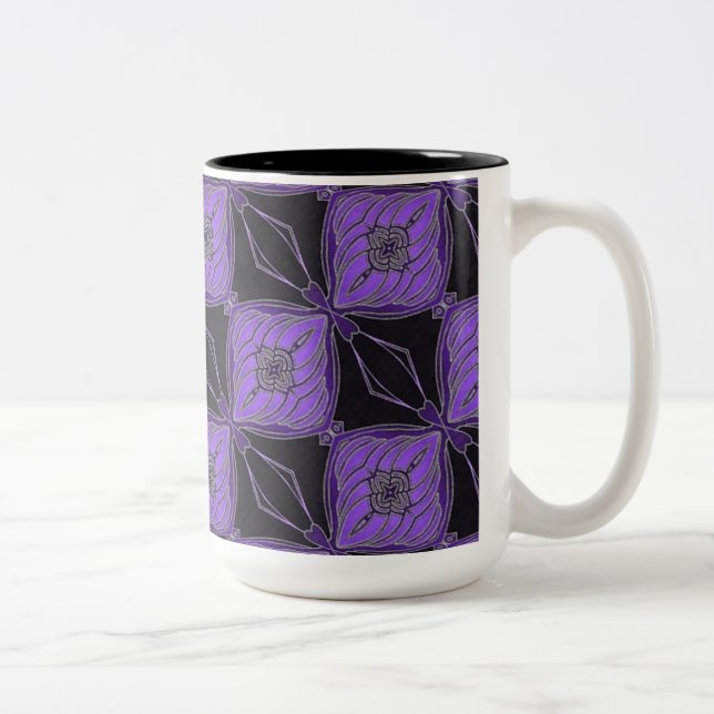 Schwarze und Lila Abstrakte Diamanten Tasse (Rechts)
