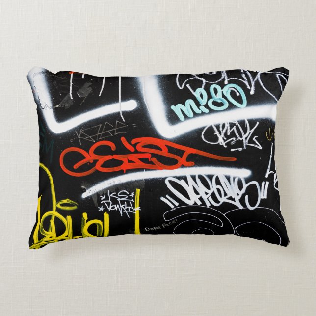Schwarze und mehrfarbige Graffiti-Kunst Dekokissen (Vorderseite)