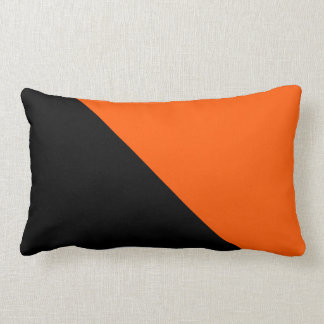 Schwarze und orange Hälften Lendenkissen