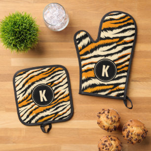 Schwarze und orange Tigerstreifen-Monogramm Ofenhandschuh & Topflappen-Set