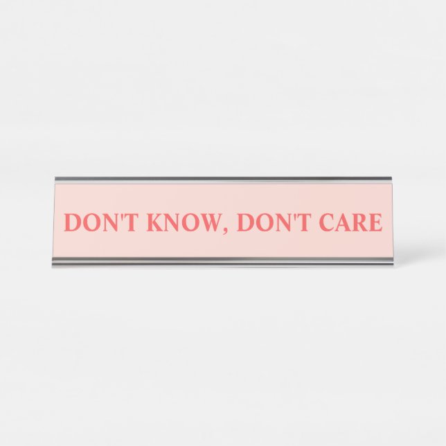 Schwarze und sarkastische Redewendungen in Rot und Schreibtischnamensplakette (Vorderseite )