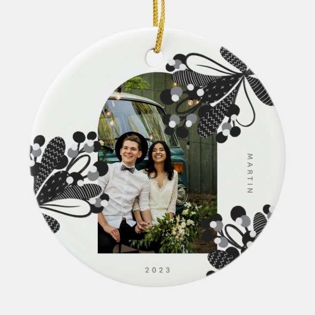 Schwarze und weiße Mistletoepaare Weihnachten Keramik Ornament (Vorne)