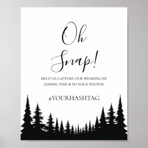 Schwarze und weiße Pinienbäume Winterhochzeit Poster
