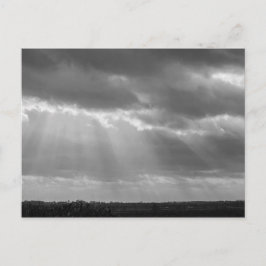 Schwarze und weiße Sonnenstrahlen Postkarte