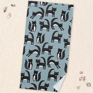 Schwarze und weiße Tuxedo Katzen Strandtuch