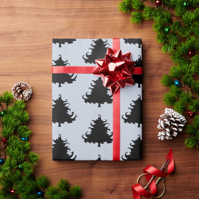 Schwarze Weihnachtsbaumen Muster Grau Geschenkpapier (Feiertagsgeschenk)