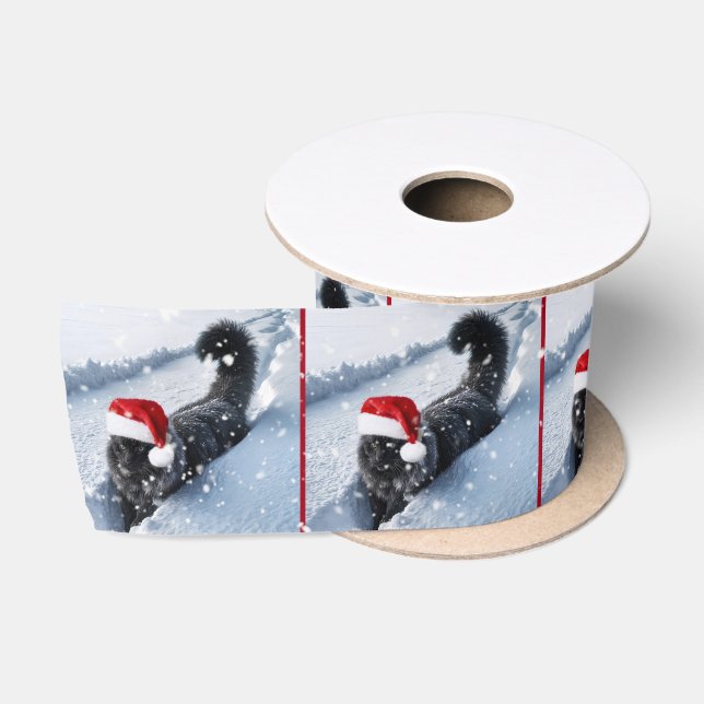 Schwarze Weihnachtskatze im tiefen Schnee Satinband (Spule)