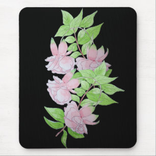 schwärzen Sie mit rosa Blumen ganz über Mousepad