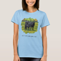 Schwarzer Angus Kuh und Niedlicher Kalb T - Shirt