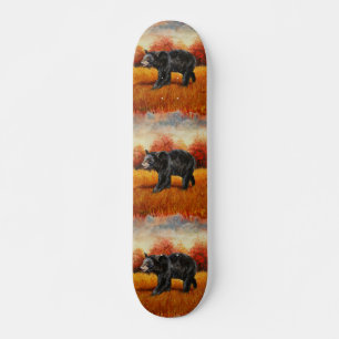 Schwarzer Bär im Herbstwald Skateboard