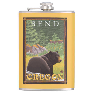 Schwarzer Bär im Wald - Biegung, Oregon Flachmann