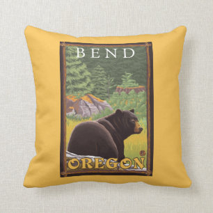Schwarzer Bär im Wald - Biegung, Oregon Kissen