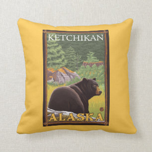 Schwarzer Bär im Wald - Ketchikan, Alaska Kissen