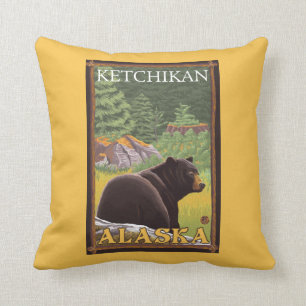 Schwarzer Bär im Wald - Ketchikan, Alaska Kissen