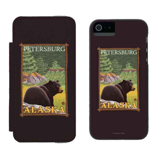 Schwarzer Bär im Wald - Petersburg, Alaska Incipio iPhone Geldbeutel-Hülle (Seite an Seite)