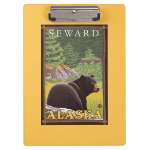 Schwarzer Bär im Wald - Seward, Alaska Klemmbrett