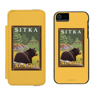 Schwarzer Bär im Wald - Sitka, Alaska Incipio Watson™ iPhone 5 Geldbörsen Hülle