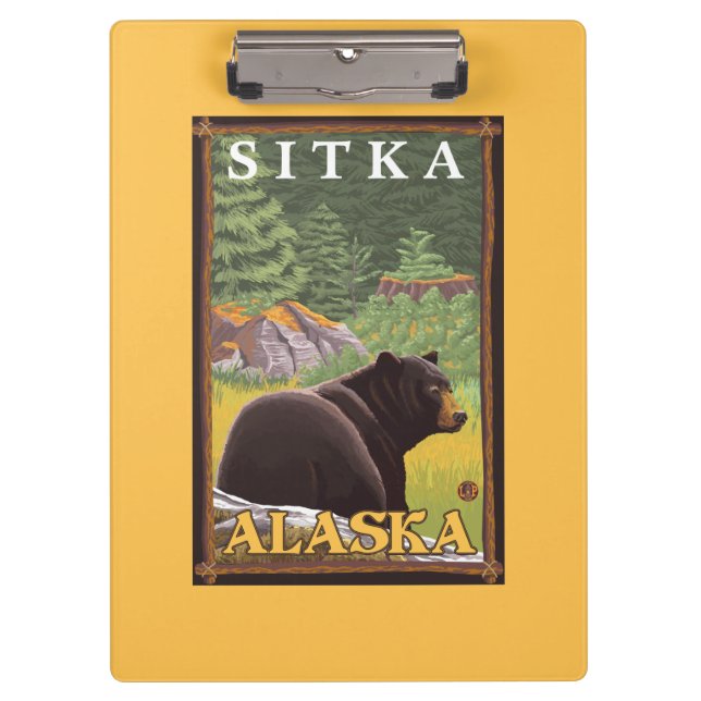 Schwarzer Bär im Wald - Sitka, Alaska Klemmbrett (Vorderseite)