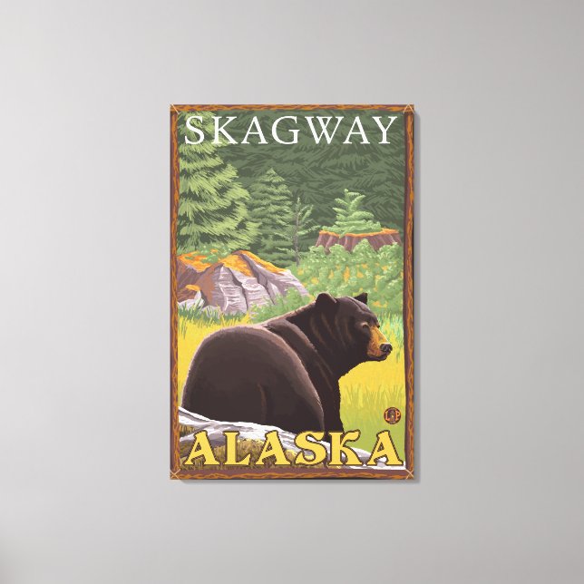 Schwarzer Bär im Wald - Skagway, Alaska Leinwanddruck (Vorderseite)