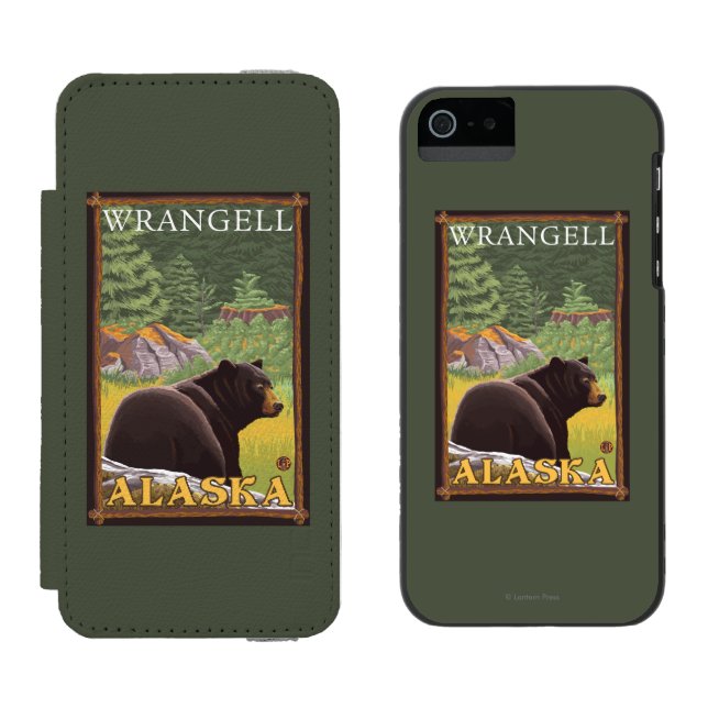 Schwarzer Bär im Wald - Wrangell, Alaska Incipio iPhone Geldbeutel-Hülle (Seite an Seite)