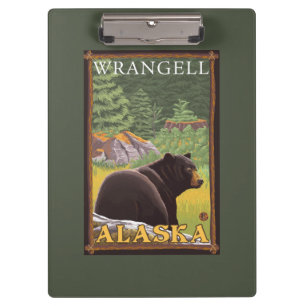 Schwarzer Bär im Wald - Wrangell, Alaska Klemmbrett