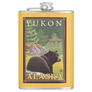 Schwarzer Bär im Wald - Yukon, Alaska Flachmann