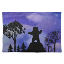 Schwarzer Bär und Mond