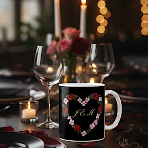 Schwarzer Becher mit Krone aus rosa und roten Blum Kaffeetasse