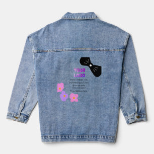 Schwarzer Bogen Rosa lila Blüten Logo-Details hinz Jeansjacke