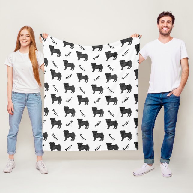 Schwarzer Cartoon Mops Hund mit Hundennamen Muster Fleecedecke (Beispiel)