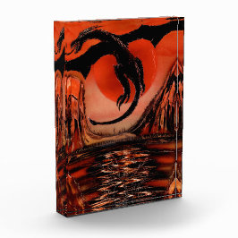 Schwarzer Drache fliegt Fotoblock