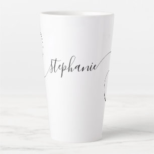 Schwarzer eleganter Script-Curly-Name Milchtasse