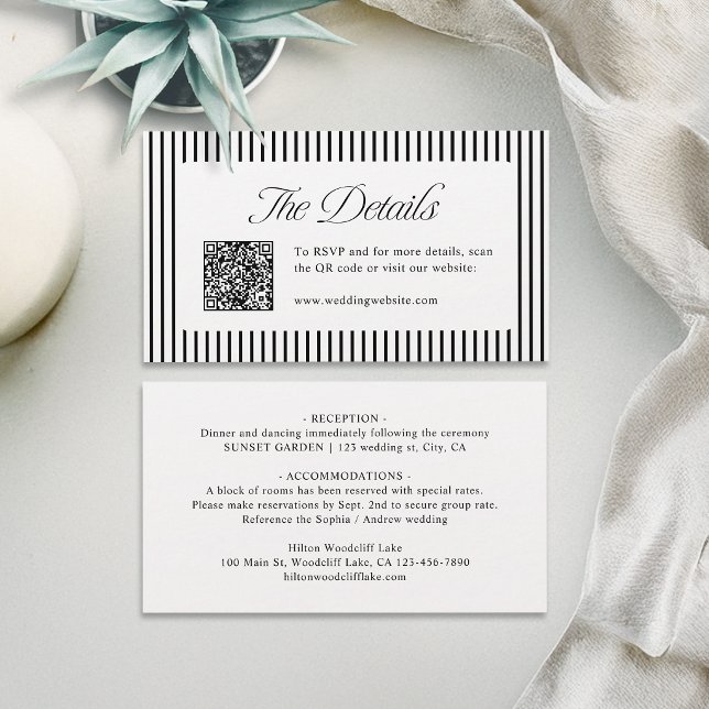 Schwarzer gestreifter QR-Code Klassische Hochzeits Platzkarte (Black Striped QR Code Classy Wedding Details Place Card)