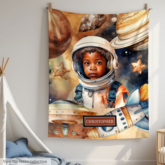 Schwarzer Hautjunge Astronauten Weltraumfarbe Fleecedecke (Black Skin Boy Astronaut Space Watercolor Style Fleece Blanket)