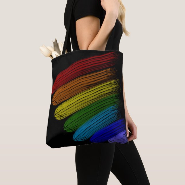 Schwarzer Hintergrund mit Streifen in Regenbogenfa Tasche (Von Nahem)