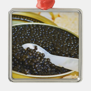 Schwarzer Kaviar und Löffel Perlmutt Ornament Aus Metall